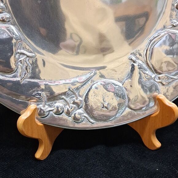 Wilton Armetale Silver Embossed Platter - Picture 5 of 8